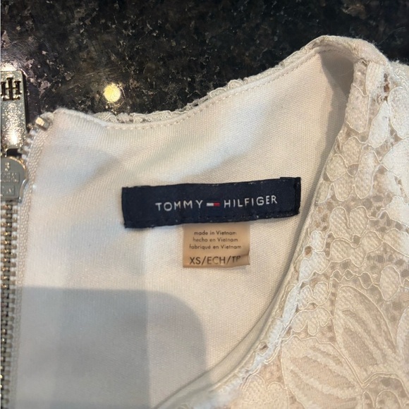 Tommy Hilfiger Women’s Size XS Ivory Top Floral Crocheted Lace Overlay SS Zipper - Picture 5 of 8